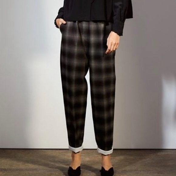Aritzia Pants - Aritzia Wilfred Le Fou Anise Pant